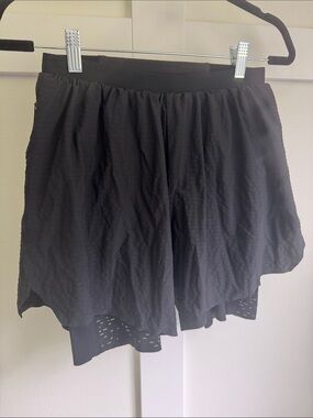 Lululemon lemon shorts with liner